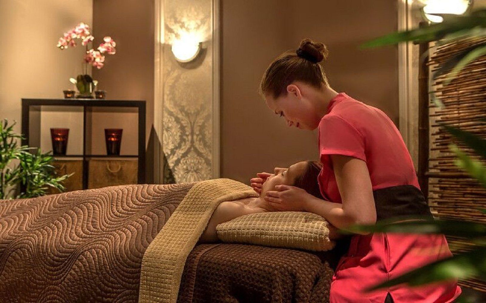 The Rose Hotel トラリー エクステリア 写真